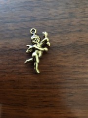 Set of 2 Vintage Gold Tone Brass Cherub Angel Pendant Charm Winged Cupid 1.25”