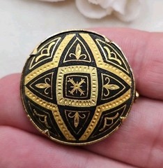 Vintage Damascene Black Gold Medalion Brooch Fleur Dis Lis Trombone Style Clasp