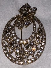 1828 Gold Brooch Pin With Clear Rhinestones