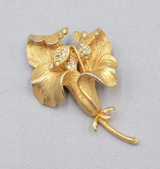 Vintage Flower Brooch Brushed Gold Plated Rhinestone 2.5″ One missing stone