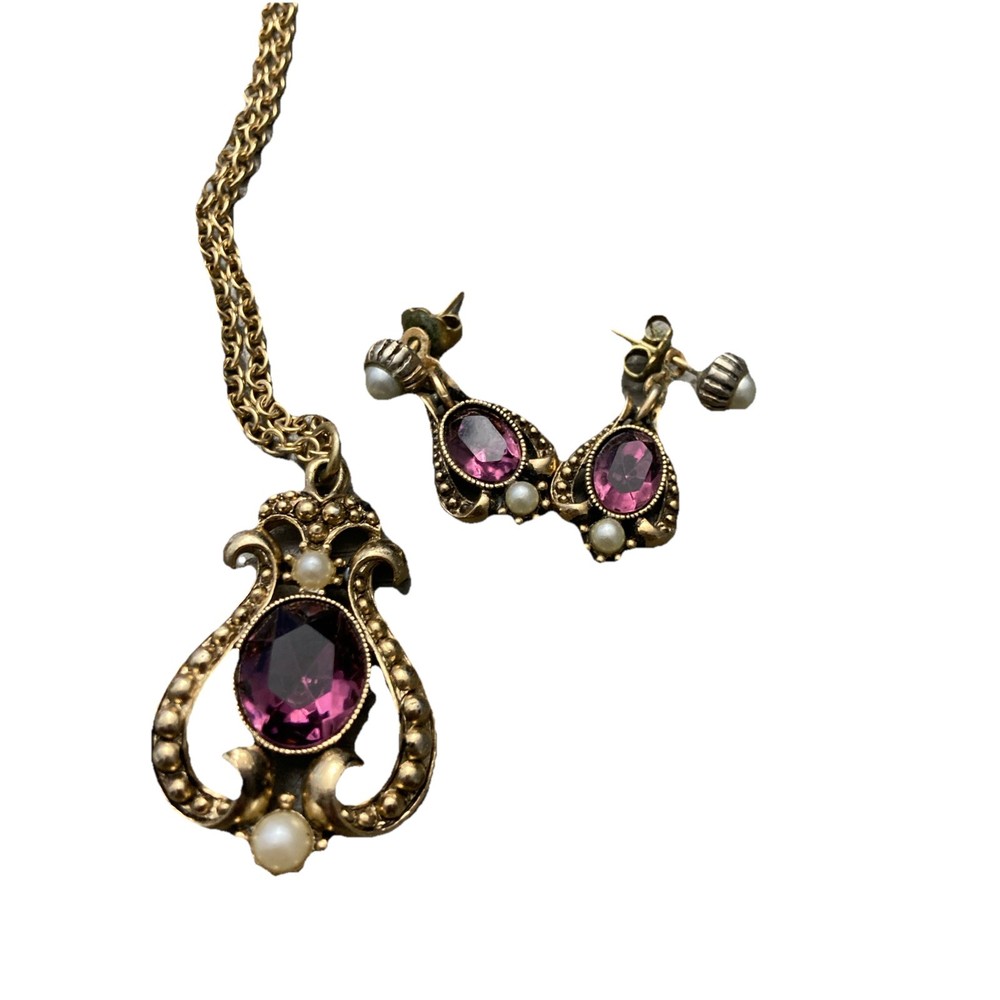 Vintage Avon “Queensbury” Necklace And Earrings Jewelry Set – 1974