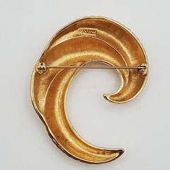 Monet Large Swirl Brooch 2.25in Gold Tone Ribbed Textured Spiral Estate Pin