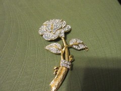 WOW Joan Rivers Crystal Snowy Owl Brooch Pin Gold tone AB Rhinestones Topaz Eyes