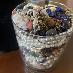 5-10LBS VINTAGE TO NOW WEAR CRAFT FIND Fun Jewelry Lot G Rings NECKLACES More