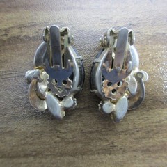 Vintage Milk Glass Earrings Black Glass Rhinestone Gold Tone Clip Ons