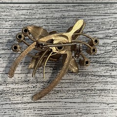 Vintage Gold-Tone Rhinestone Brooch Pin Rose Detail