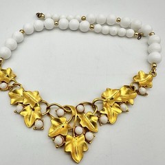 Vtg Grape Leaf Vine Necklace Brushed Matt Gold Plated Signed