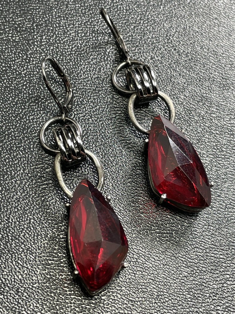 Vintage 2.2” Red Faceted Lucite Dark Metal Hinged Dangle Earrings