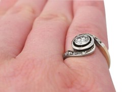 Antique 1900s 0.60Ct Diamond and 18k Yellow Gold Twist Ring