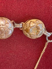 ANTIQUE ART NOUVEAU BUTTON FLORAL EMBOSSED LINK BRACELET