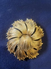 Vintage Gold Tone Monet Cordelia Brooch 2.25″ in Diameter