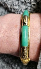 Vintage Apple Green Faux Jade Hinged Clamper Bracelet Bangle Estate find Chain
