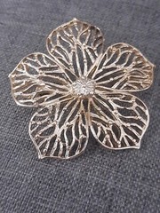 Vintage GERRY’S Open Work Floral Flower Silver Tone Brooch Pin