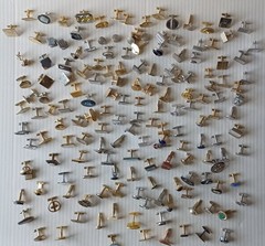 Lot 160 VTG Single Cufflinks Mixed Styles Tones Repurpose Jewelry Some Wear
