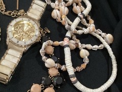 All Wearable Fashionable Very Good Jewelry Lot