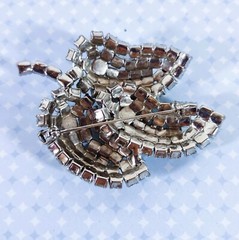 Vintage Rhinestone Brooch (Weiss?) 125+ Prong set Stones Layered 3D Triple Leaf