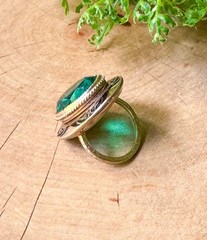 Art Deco Vintage Oval Emerald Green Glass Cocktail Ring Gold Filigree Band 4.5