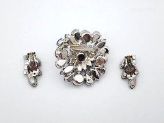 VINTAGE 60’S BLUE/GREEN RHINESTONE SILVER TONE JEWELRY BROOCH/PIN & EARRINGS SET