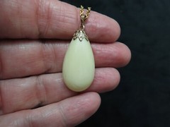 Vintage 1980’s Flower Motif Drop Dangle Necklace