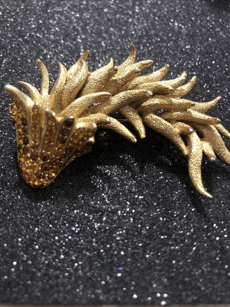 Vintage signe Les Bernard Rhinestone & Gold Tone Stylized dragon, serpent brooch