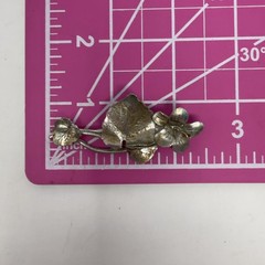 Vintage Silver Tone Floral Figural Brooch Pin Violet Pansy Leaf 2.25in