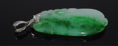 Vintage 14ct White Gold Jade & Diamond Pendant (FREE AUSTRALIAN POST)