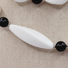 Modern Art Deco Black & White Round and Geometric Spiral Bead Vintage Necklace