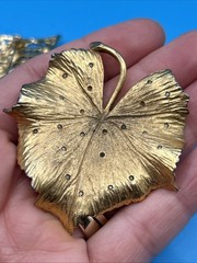 Lot Of 4 New & Vintage Leaf Pins Brooches Jewelry (see Description)