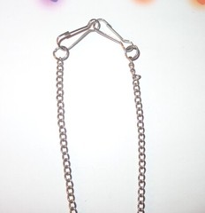VINTAGE OLD 15 INCH PUFFY ETCHED HEART PENDANT SILVER-TONE NECKLACE