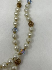 VINTAGE FAUX PEARL & GOLDTONE METAL FILIGREE ROUND BEADS 2 STRANDS NECKLACE