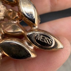 Vintage Weiss Rhinestone Brooch Clip On Earrings Pink Signed