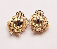 JJJ 12k gf antique clip on earrings w/ leaf design
