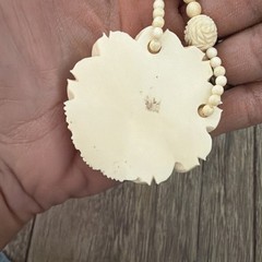 Antique Art Deco Hand-Carved Floral Statement Necklace – Creamy Natural Organic