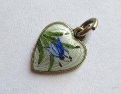 1/2in SMALL VINTAGE STERLING SILVER ENAMEL FLOWER HEART CHARM Gold Wash