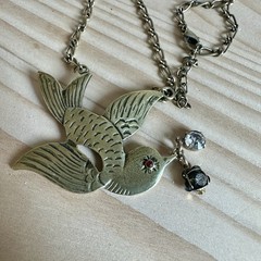Vintage Dove Swallow Bird Pendant Necklace 26 Inch Rhinestone Gold Animal