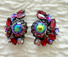 VTG. REGENCY RED & AURORA BOREALIS CABOCHON and RHINESTONE BROOCH & EARRING SET