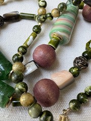 Vintage 1950s-1960s Bohemian Mixed Media Bead Necklace Green Purple Stones