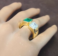 Vintage 18k Yellow Gold Engagement ring 6.75CT. Green Gem Emerald Emerald Cut