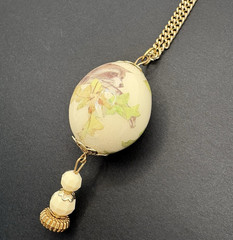 Vintage Acrylic Egg Shaped Raccoon Pendant Necklace Gold Tone 24″ Boho Chic