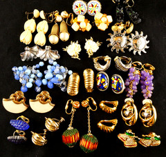 Vintage Clip On Earrings Lot 20 Pairs Retro Jewelry Floral Grape Cluster Enamel