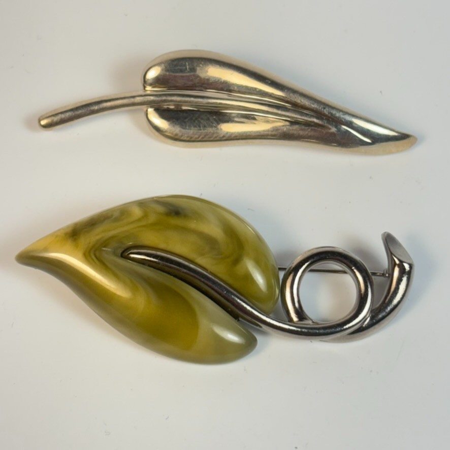 Brooch Pin Lot Silver Tone Green Marbled Leaf One Signed Liz Clairborne