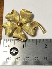 Vintage Sarah Coventry Gold Tone Brushed Polished Four Leaf Clover Brooch Signed