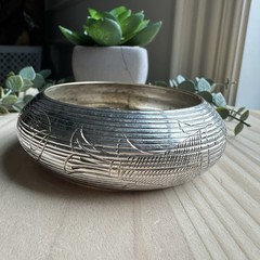 VTG Bangle Bracelet Size 8 Engraved Carp Fish Silver Tone Metal Incised Asian