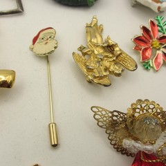 Vintage Christmas Jewelry Lot Santa Tree Angel Snowman Cardinal Poinsettia