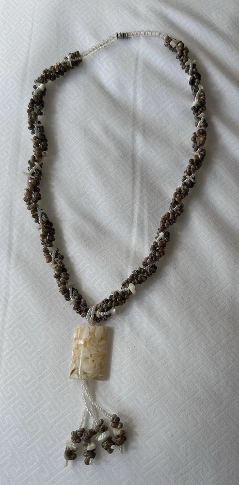 Vintage 70s Boho Real Small Sea Shell Brown Cream Strand Necklace Beachy Coastal