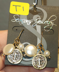 Vintage Costume Jewelry Earrings for pierced ears NIP – READ!