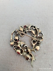 Lisner Vintage Gold Tone Brooch Rootbeer Color Rhinestones/Baby Tooth Faux Pearl
