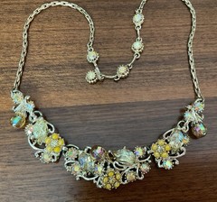 Vintage Signed Hollycraft 1959 AB Pink/Pearls Molded Glass Leaves Necklace 18”