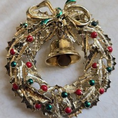 Lot Of 10 Christmas Brooches Christmas Trees Wreaths Snowmen Holly Pin Brooch
