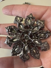 Vintage Brooch Lot of 7 Pcs 1950s 1960s 1970s Rhinestone Gem Retro Jewelry